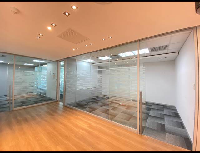 452M² OFFICE TO LET IN FOURWAYS